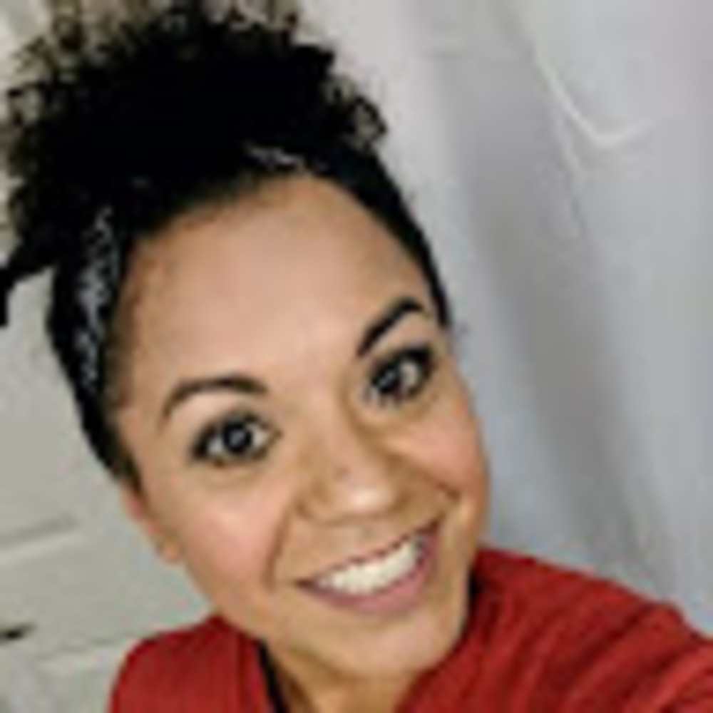 Meet your Posher, Roxana